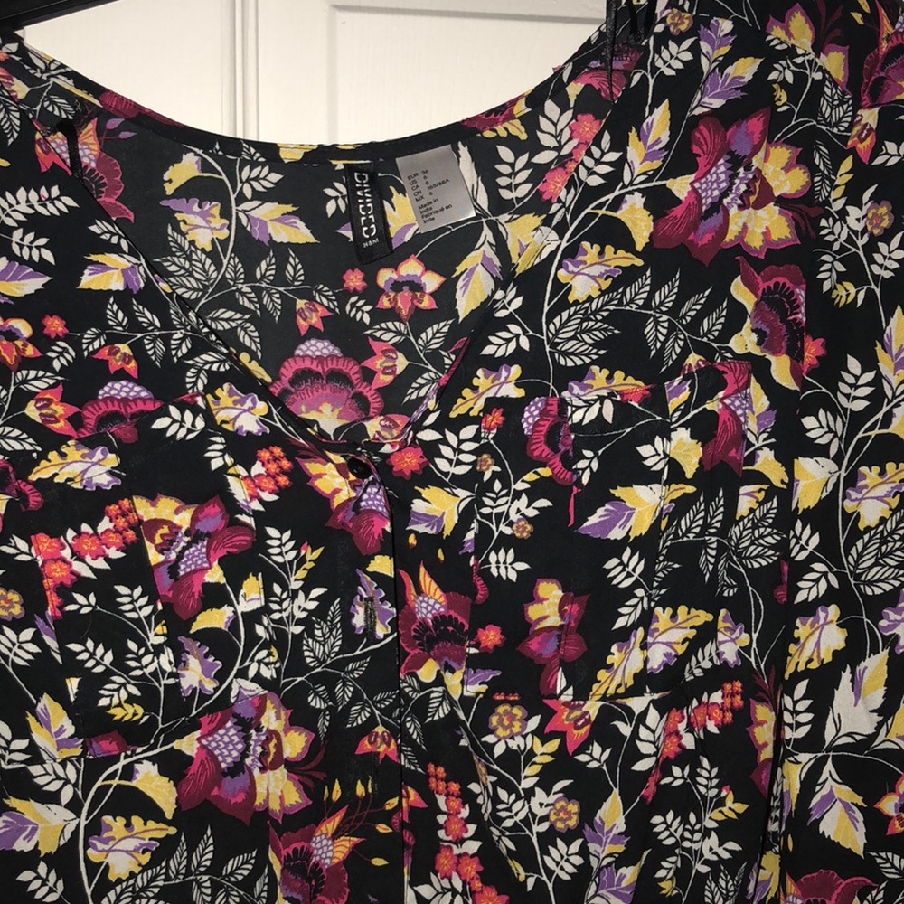 Floral Romper - Picture 2 of 4